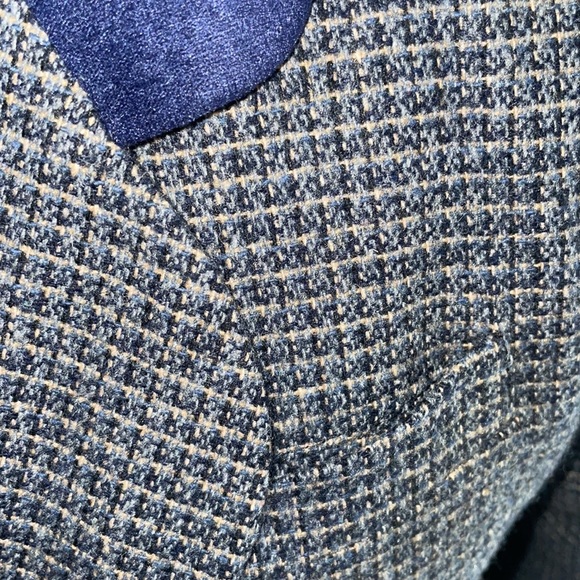 Blazer - Picture 2 of 2